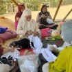 Wabup Sumenep Ajak Masyarakat Kebundadap Timur Ikut Kembangkan Potensi Daun Mangrove. (foto/ist)