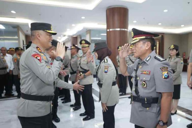 
					Fhoto : Kapolda Jatim Lantik Sejumlah Kapolres Dan PJU