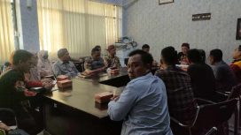 Fhoto : Sejumlah aktivis Sumenep Forum melakukan Audensi dengan pihak (TP3) Kabupaten Sumenep Terkait Kasus Klinik Kecantikan yang diduga kuat Ilegal