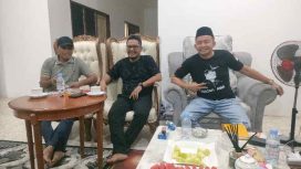 Fhoto : Dedi Darmadi Selaku Ketua Tim Gedung Putih Sumenep Bersama tim