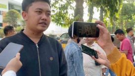 Foto : Mahbub Djunaidi Saat diwawancarai oleh media online Netsatu Terkait Dalam Kejanggalan Dalam Penanganan Perkara Korupsi di Bank 