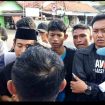 Foto : Para Aktivis Dear Jatim Saat melakukan Aksi Demontrasi Didepan Kantor PUTR Kabupaten Sumenep 