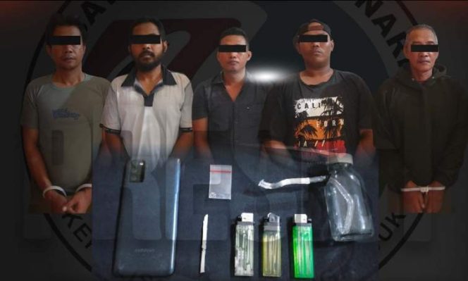 
					Foto ; 5 warga Sumenep Di Tangkap Satreskoba Polres Sumenep 