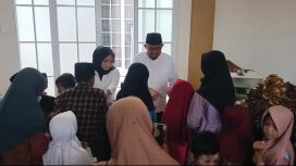 Foto : Cabup Achmad Fauzi Wongsojudo Santuni Anak yatim Sebelum Mencoblos ke KPU