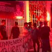 Foto : Dear Jatim Korda Sumenep Saat Melakukan Aksi Demonstrasi Didepan Kantor DPRD kabupaten Sumenep 