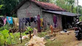 Foto : Rumah Tidak layak Hini yang berada di desa Juluk kecamatan Saronggi  Sumenep 