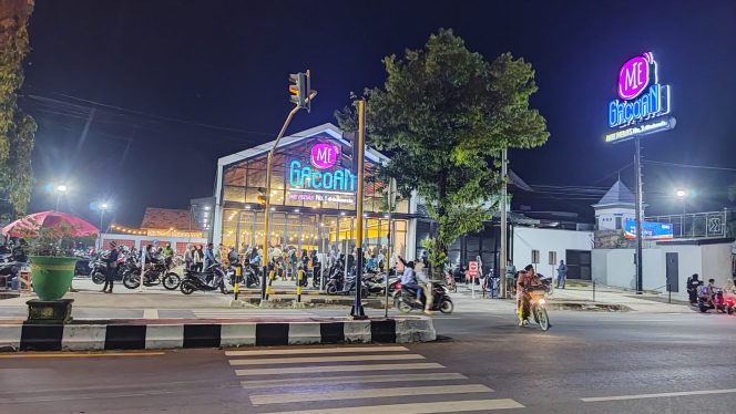 
					Foto ; Usaha Mie Gacoan Sumenep Lokasi Di Jalan Trunojoyo Kolor Sumenep Madura