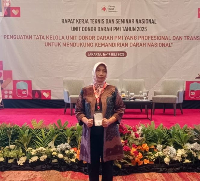 
					Foto : Dr.Hj.Erliyati,M.Kes., Direktur Utama RSUD dr.H.Moh.Anwar Sumenep 