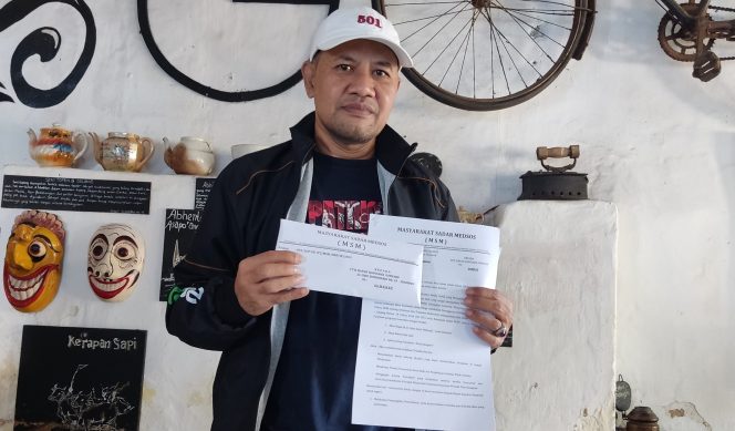 
					Foto : Nurahmat, S.H., Ketua MSM Kabupaten Sumenep, Madura, Jawa Timur 