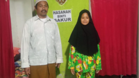 Foto : Salehoddin Suami Almarhumah Hasanah Didampingi Putrinya