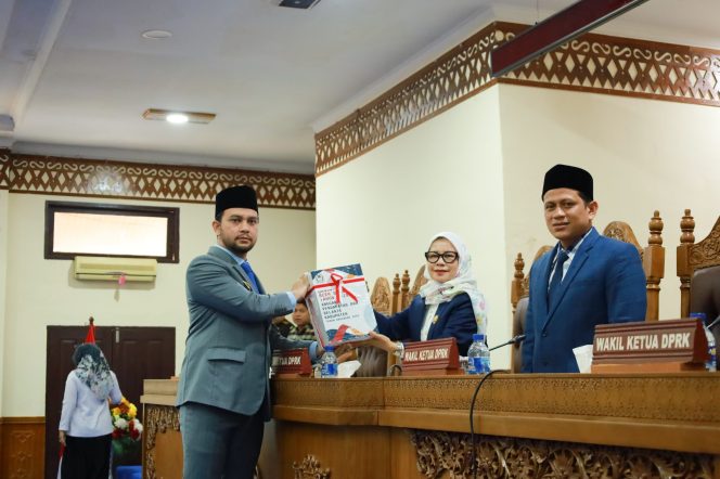 
					Wakil Bupati Aceh Barat Hadiri Pembukaan Rapat Paripurna ke-IX Masa Sidang ke-III DPRK