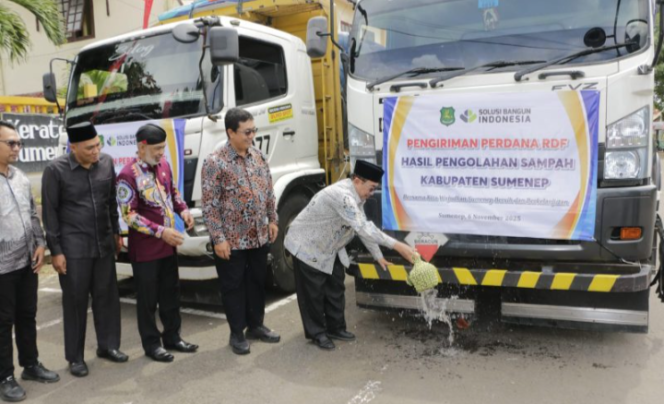 
					Foto : Wakil Bupati Sumenep Saat Pelepasan Pengiriman Perdana RDF, Hasil Pengolahan Sampah Kabupaten Sumenep