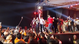 Foto : Konser Spektakuler Amal Peduli Mila-Valen DA-7 dilapangan GOR A.Yani Sumenep 