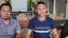 Foto : Sudarsono Ketua Sumenep Forum didampingi David wakil ketua Sumenep Forum