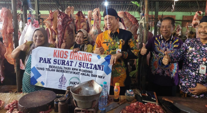 
					Pemkab Sumenep Pastikan Penjualan Daging Bersertifikat Halal di Pasar Tradisional 