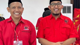 Foto : Budi Jhon Ketua PAC Batuan PDI Perjuangan Sumenep Disampingi Ketua DPC PDI Perjuangan Sumenep Dr.H.Achmad Fauzi Wongsojudo, S.H.,M.H