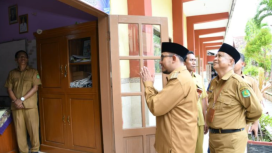 Foto : Bupati Sumenep Saat Pantau langsung Tes Kemampuan Akademik (TKA) Tingkat SMP Tahun 2026