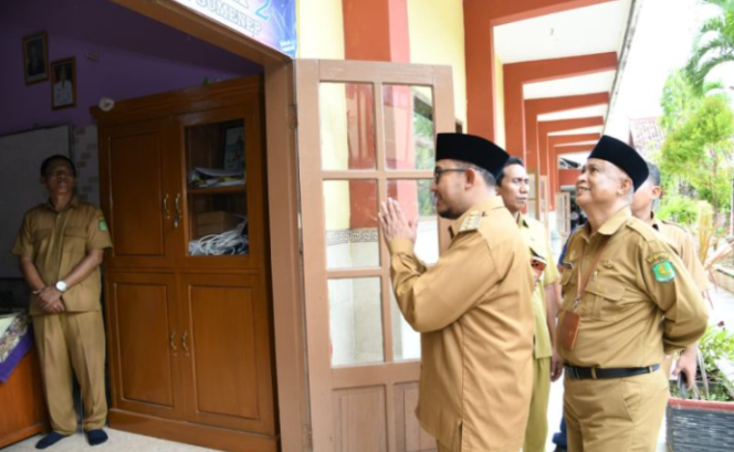
					Foto : Bupati Sumenep Saat Pantau langsung Tes Kemampuan Akademik (TKA) Tingkat SMP Tahun 2026