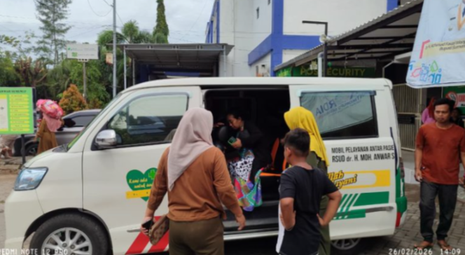
					Foto : Mobil LaSehat Milik RSUD dr.H.Moh.Anwar Sumenep 