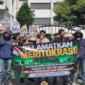 Foto : Aliansi Mahasiswa dan Pemuda Untuk Demokrasi ( AMPD ) Saat Melakukan Aksi Turun Jalan Didepan Kemenag RI