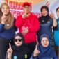 Foto : H. Moh.Iksan Kepala Dinas Pendidikan Kabupaten Sumenep Saat Foto Bersama Tim Putri Tarik Tambang