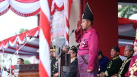 Foto : Dr.H.Achmad Fauzi Wongsojudo, S.H.,M.H.,Bupati Sumenep Saat Pimpin Upacara HUT RI KE-81