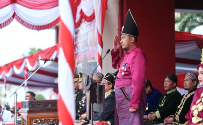 
					Foto : Dr.H.Achmad Fauzi Wongsojudo, S.H.,M.H.,Bupati Sumenep Saat Pimpin Upacara HUT RI KE-81